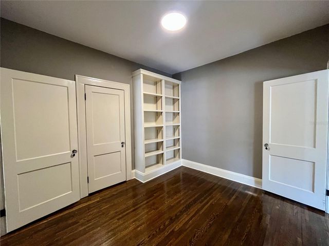 1401 E POWHATAN AVENUE, Tampa, FL 33604