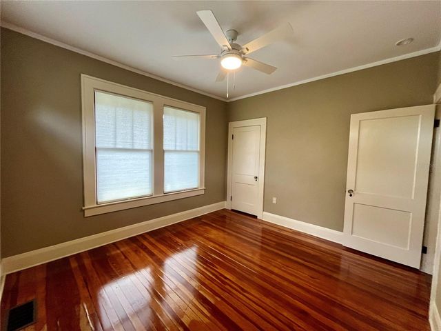 1401 E POWHATAN AVENUE, Tampa, FL 33604