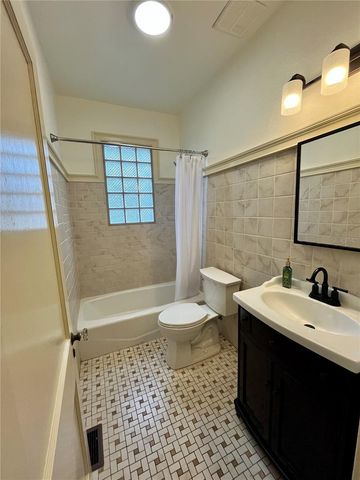 1401 E POWHATAN AVENUE, Tampa, FL 33604