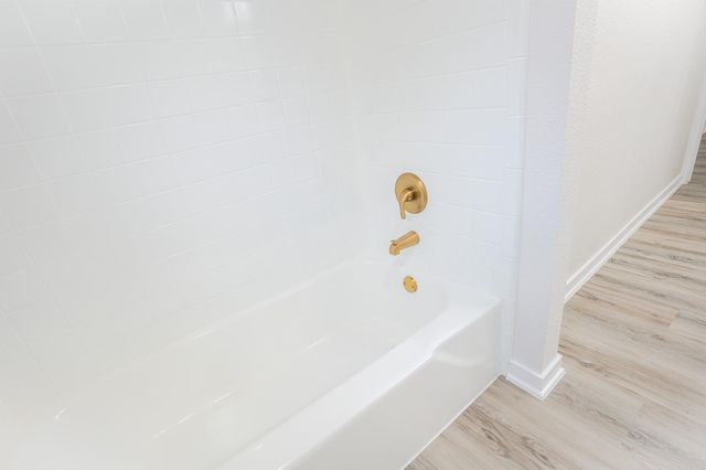 1009 Robinhood, Brenham, TX 77833