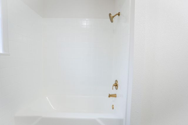 1009 Robinhood, Brenham, TX 77833