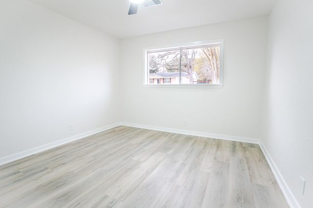 1009 Robinhood, Brenham, TX 77833