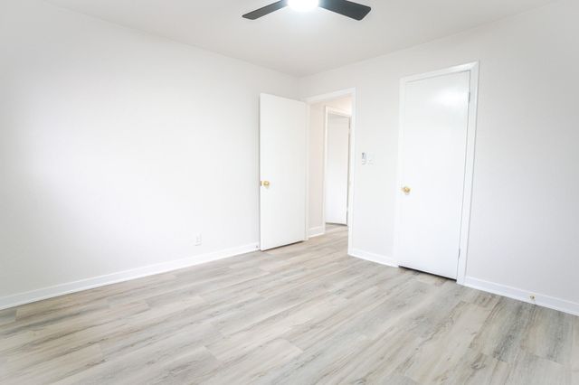 1009 Robinhood, Brenham, TX 77833