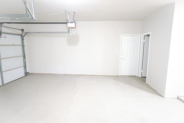 1009 Robinhood, Brenham, TX 77833