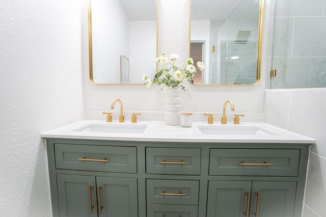 1009 Robinhood, Brenham, TX 77833