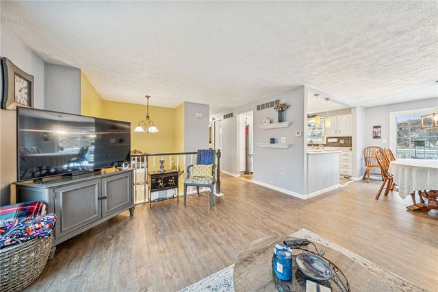 2358 Mount Vernon Avenue, Murrysville, PA 15632