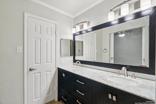 11930 Holm Oaks, San Antonio, TX 78249