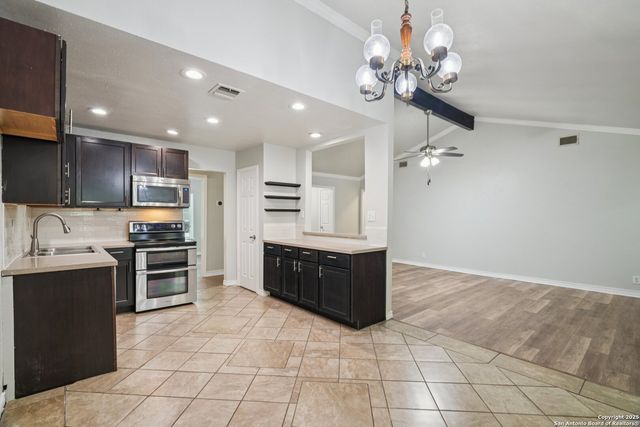 11930 Holm Oaks, San Antonio, TX 78249