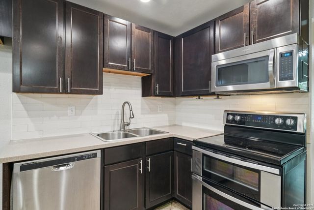 11930 Holm Oaks, San Antonio, TX 78249
