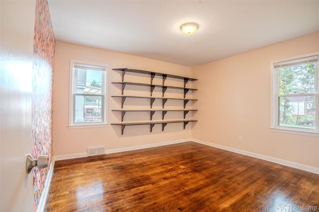 1583 Riverbank Street, Lincoln Park, MI 48146