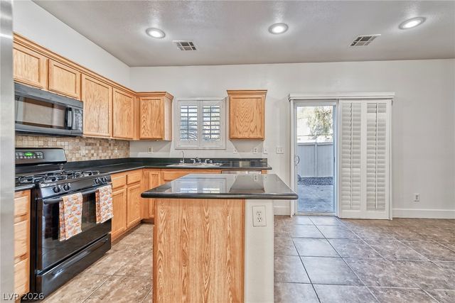 916 SHINING ROSE Place, Henderson, NV 89052