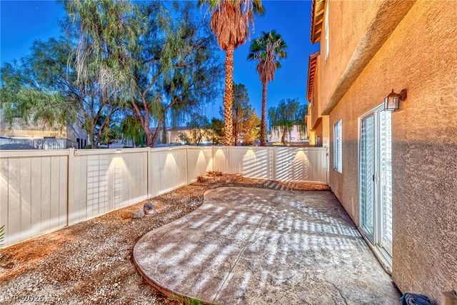 916 SHINING ROSE Place, Henderson, NV 89052