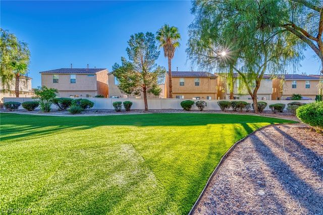 916 SHINING ROSE Place, Henderson, NV 89052