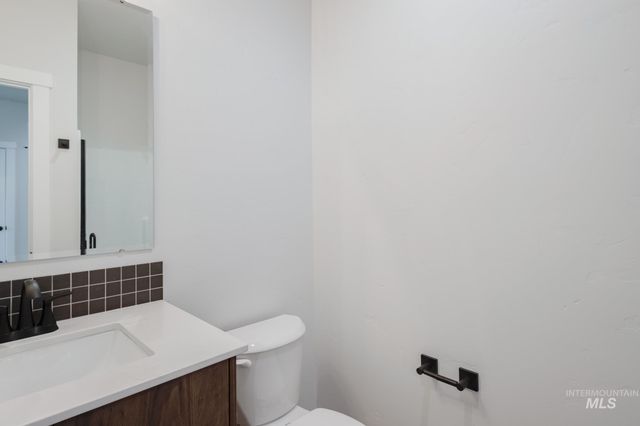 8179 E Cool River Lp, Nampa, ID 83687