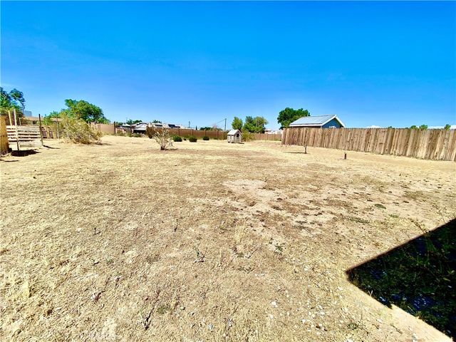 13182 Begonia Road, Victorville, CA 92392