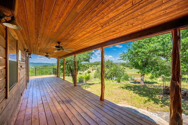 241 Old Hwy No. 9, Comfort, TX 78013