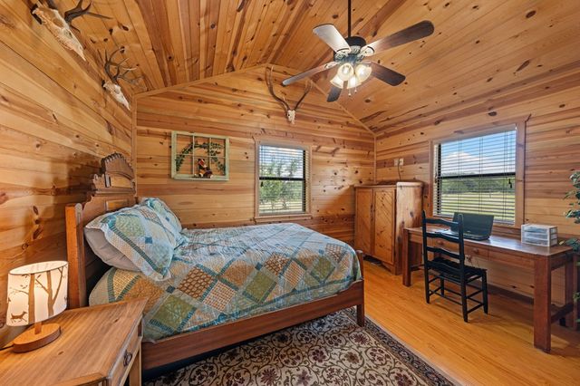 241 Old Hwy No. 9, Comfort, TX 78013