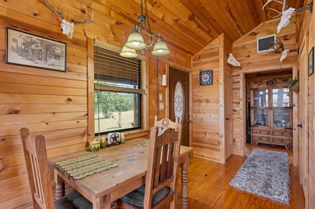 241 Old Hwy No. 9, Comfort, TX 78013