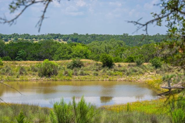 241 Old Hwy No. 9, Comfort, TX 78013