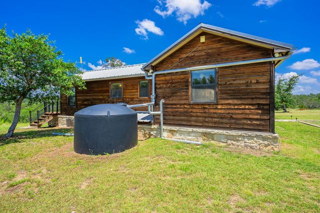 241 Old Hwy No. 9, Comfort, TX 78013