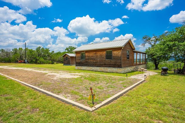 241 Old Hwy No. 9, Comfort, TX 78013