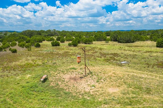 241 Old Hwy No. 9, Comfort, TX 78013