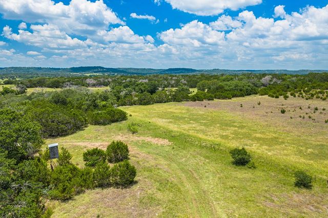 241 Old Hwy No. 9, Comfort, TX 78013