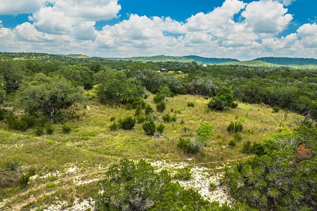 241 Old Hwy No. 9, Comfort, TX 78013