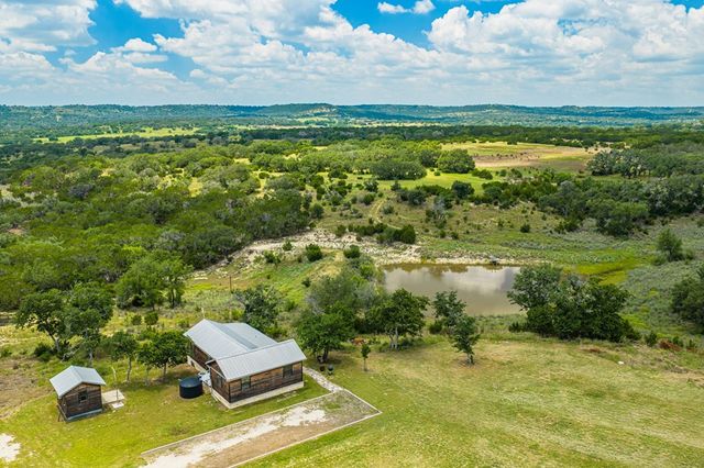 241 Old Hwy No. 9, Comfort, TX 78013