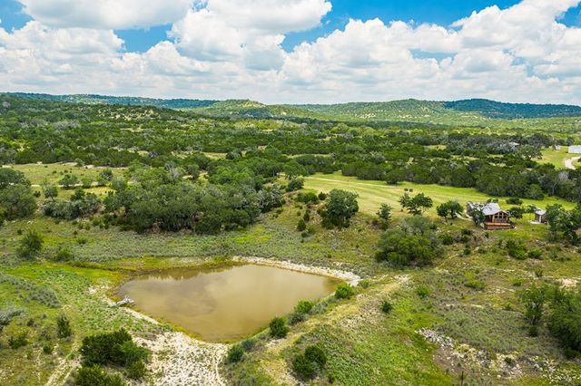 241 Old Hwy No. 9, Comfort, TX 78013