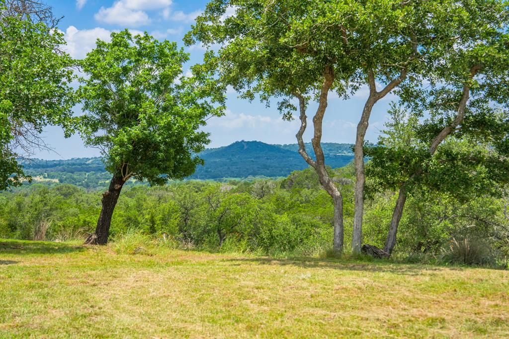 241 Old Hwy No. 9, Comfort, TX 78013