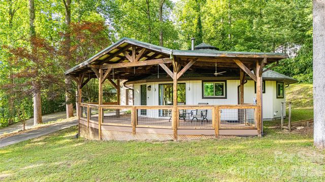 150 Freeman Knolls Drive 6, Hendersonville, NC 28792