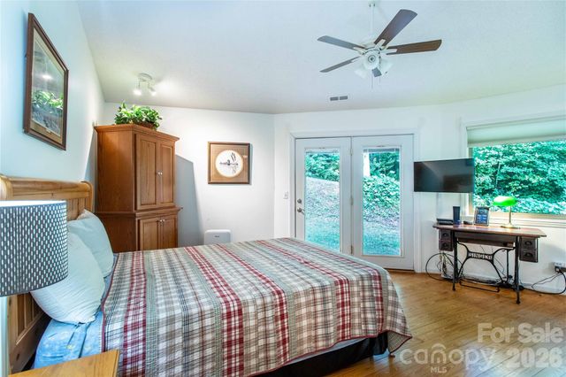 150 Freeman Knolls Drive 6, Hendersonville, NC 28792