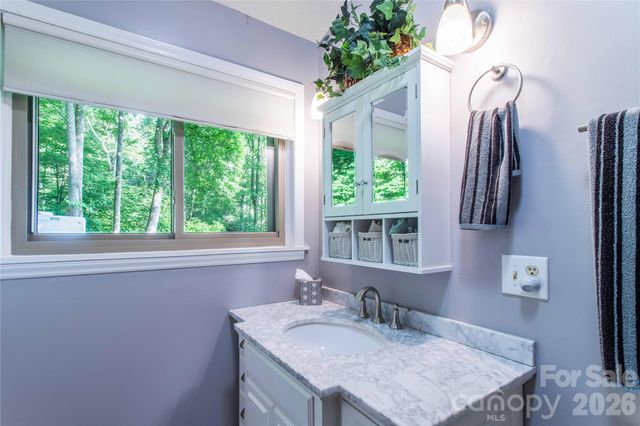 150 Freeman Knolls Drive 6, Hendersonville, NC 28792