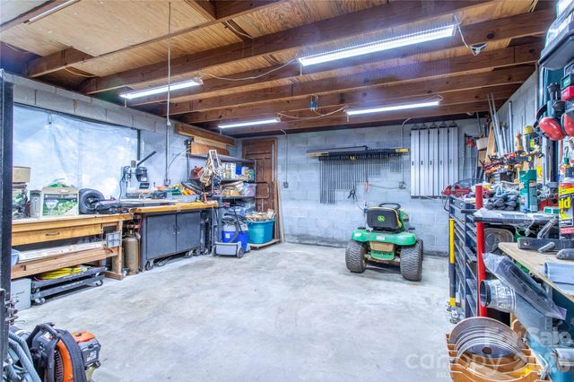150 Freeman Knolls Drive 6, Hendersonville, NC 28792