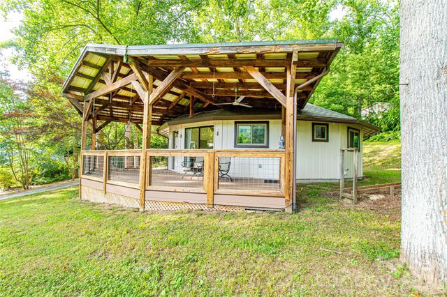 150 Freeman Knolls Drive 6, Hendersonville, NC 28792
