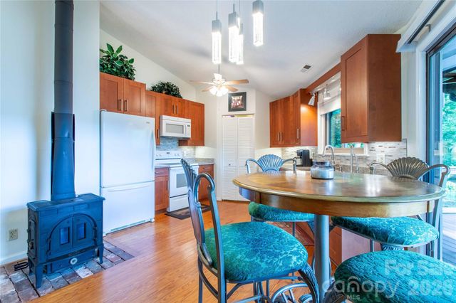150 Freeman Knolls Drive 6, Hendersonville, NC 28792