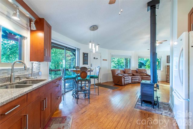150 Freeman Knolls Drive 6, Hendersonville, NC 28792