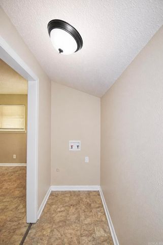 7325 Twin Oaks Road, Little Rock, AR 72209