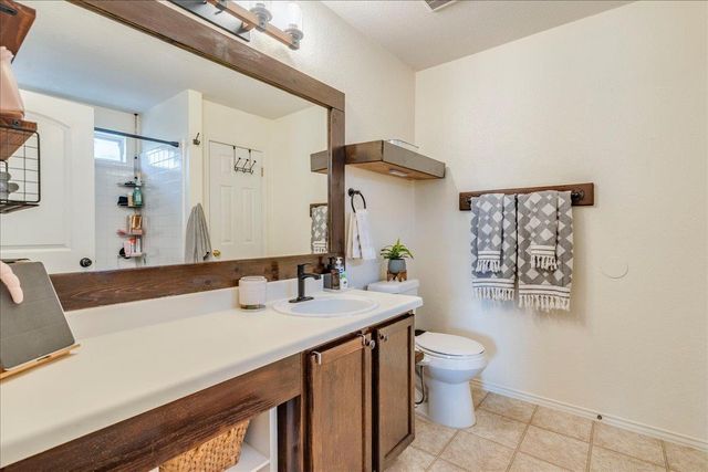 519 S Pauley DR, Hutto, TX 78634