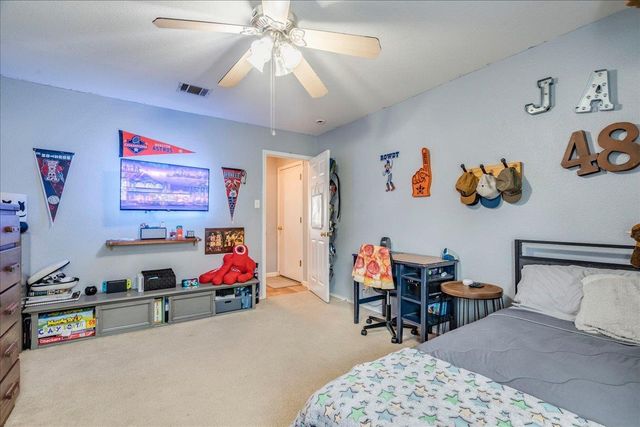 519 S Pauley DR, Hutto, TX 78634