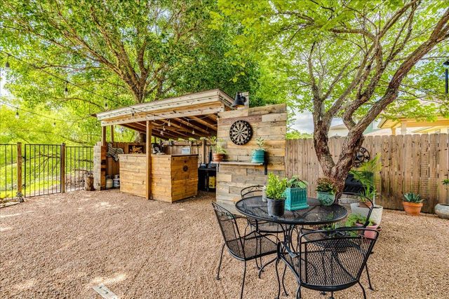 519 S Pauley DR, Hutto, TX 78634