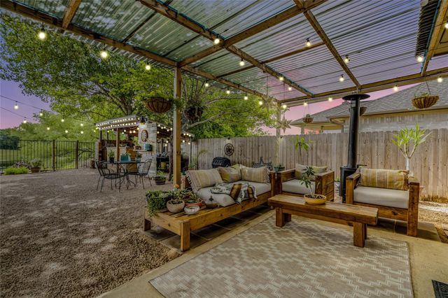 519 S Pauley DR, Hutto, TX 78634