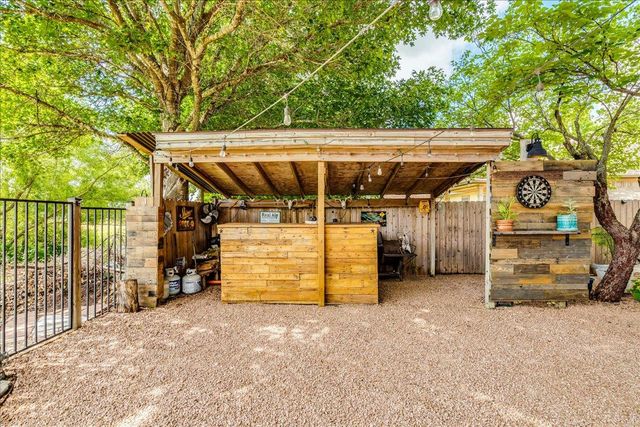 519 S Pauley DR, Hutto, TX 78634