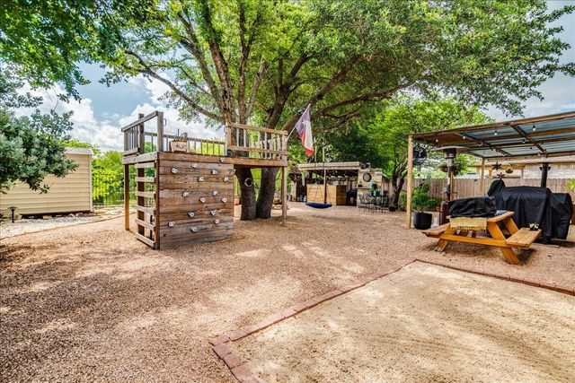 519 S Pauley DR, Hutto, TX 78634