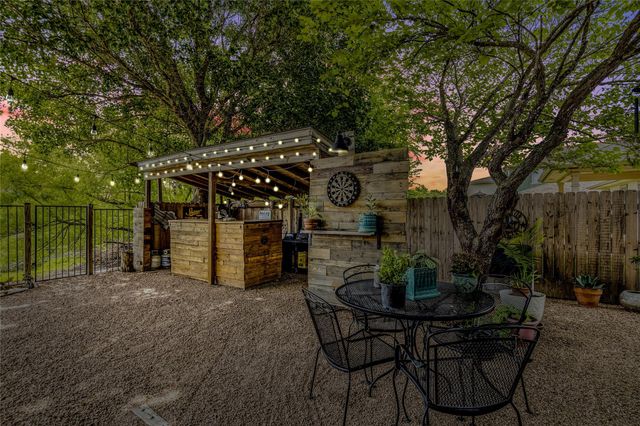 519 S Pauley DR, Hutto, TX 78634