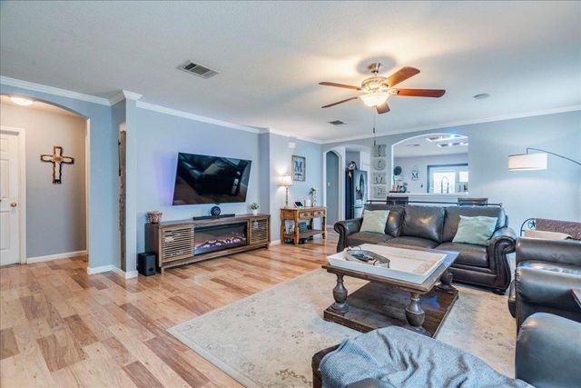 519 S Pauley DR, Hutto, TX 78634