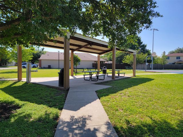519 S Pauley DR, Hutto, TX 78634