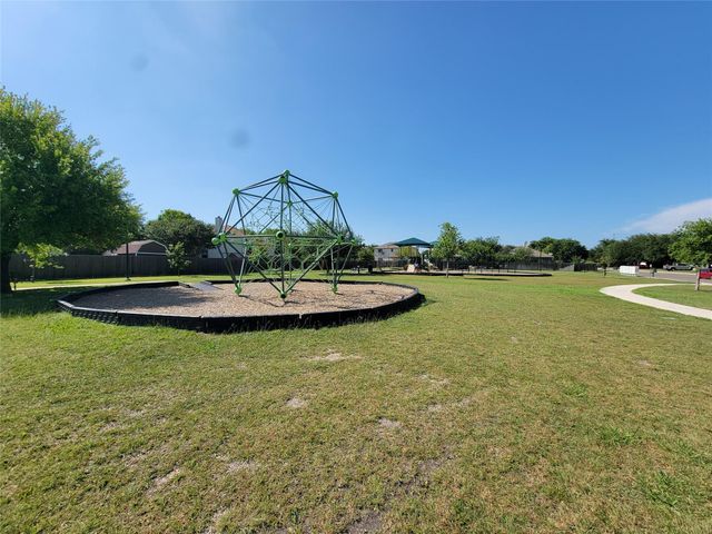 519 S Pauley DR, Hutto, TX 78634