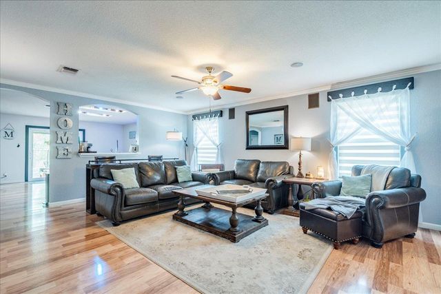 519 S Pauley DR, Hutto, TX 78634